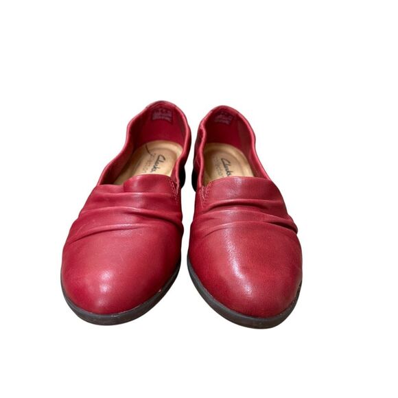 Clarks Women’s Jenette Ruby Red leather Slip-On Flats, Size 7 - Picture 2 of 7